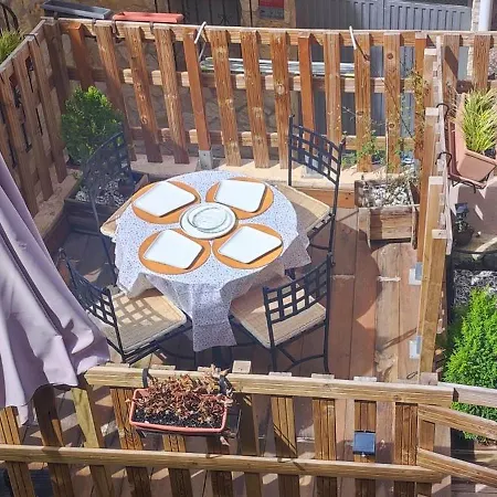 Alcoba Con Patio Del Siglo Xix *