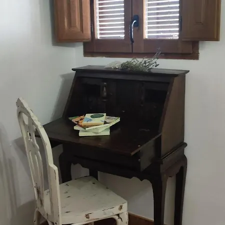 Alcoba Con Patio Del Siglo Xix